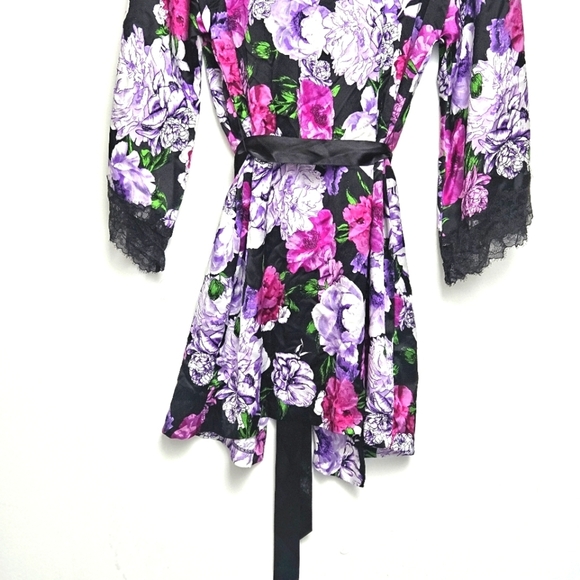 Victoria’s Secret XS Floral Lavender Purple Lace Kimono Sleeve Belt Satin Robe - Picture 12 of 14